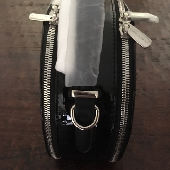 David Jones Black Patent Clutch/Crossbody - Picture 4 of 11
